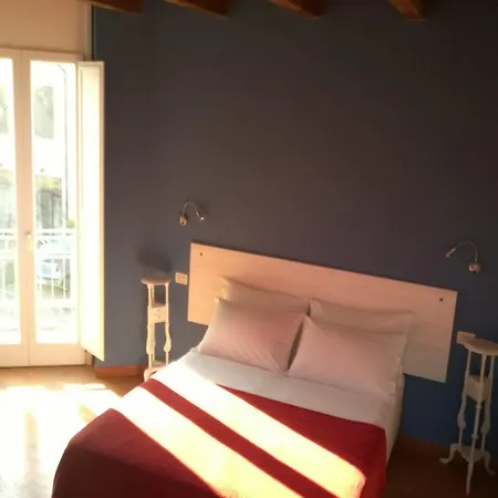 Bed & Breakfast Porta Ronca - B&b, & Apts 3*